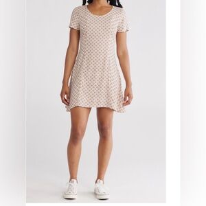 HURLEY Women’s Short Sleeve Cream Patterned Swing Dress